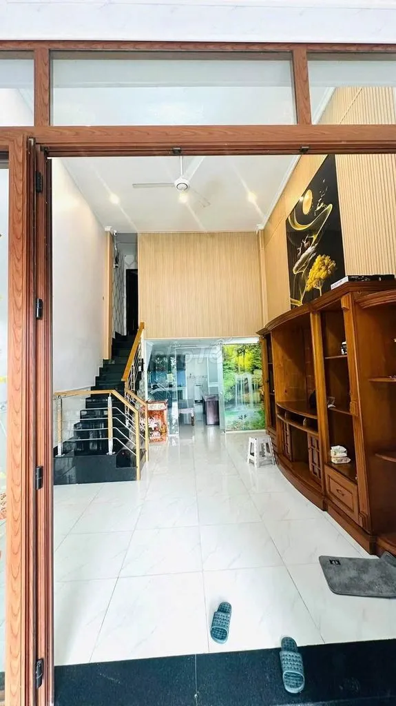 Cho thuê nhà Mặt tiền đg DT:4x16 giá 14tr/thg lầu ,HBC,TĐ