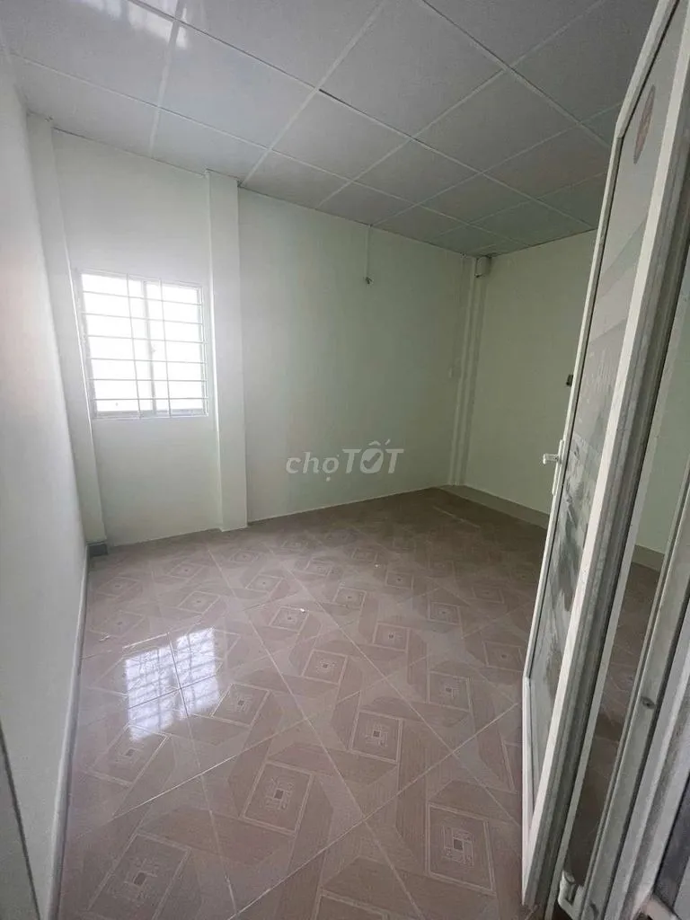 Cho thuê nhà 2 phòng ngủ gần ngã tư Ga