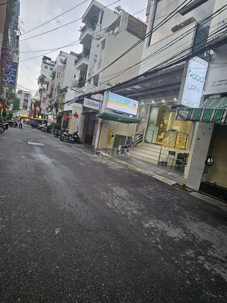 NHÀ PHỐ 4 TẦNG 9PN_ GẦN METRO BẾN THÀNH