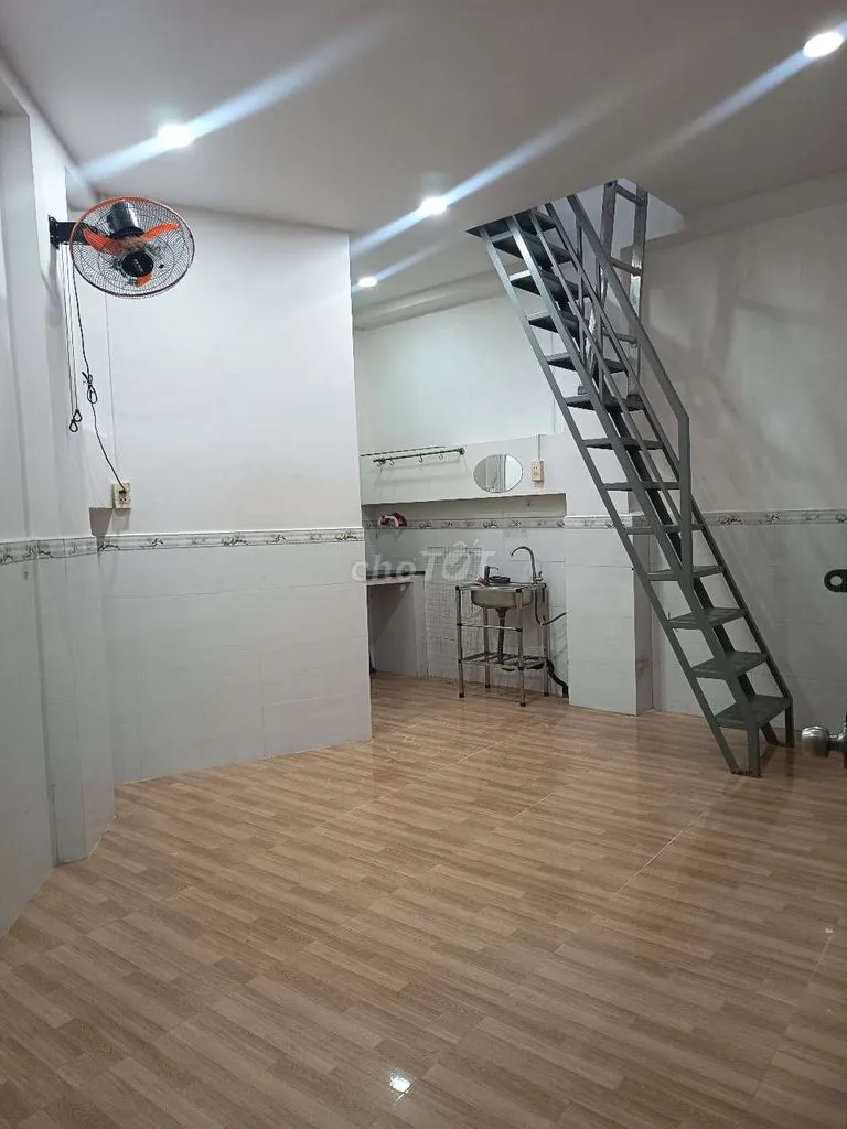 chính chủ cho thuê nhà nguyên căn quận 4