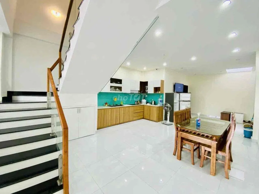 Cho thuê nhà đẹp 3,5 tầng Phan Huy Chú