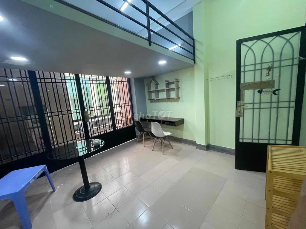 phòng 35m2 có ban côny ngay lý thường kiệt- chợ Tân Bình