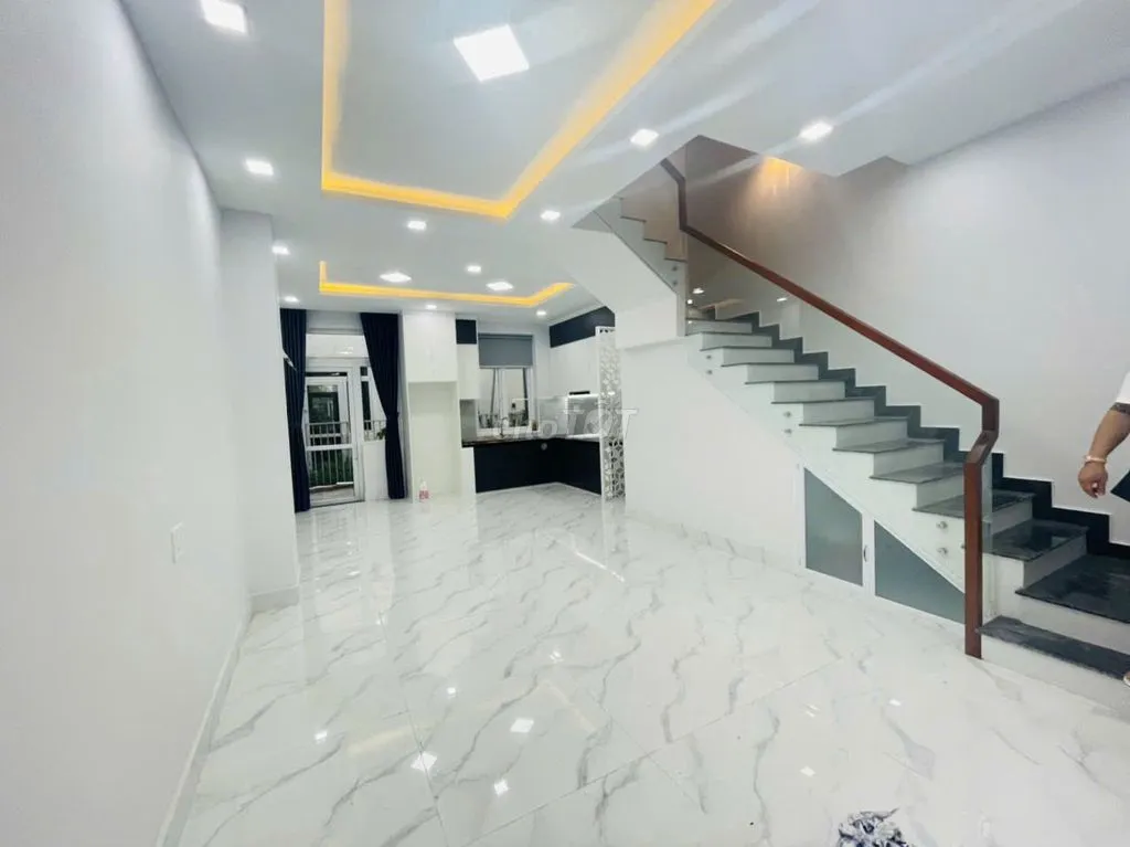 NHÀ NT CƠ BẢN 4PN PARK RIVERSIDE - LIÊN PHƯỜNG Q9 -TIỆN LÀM VP CÔNG TY