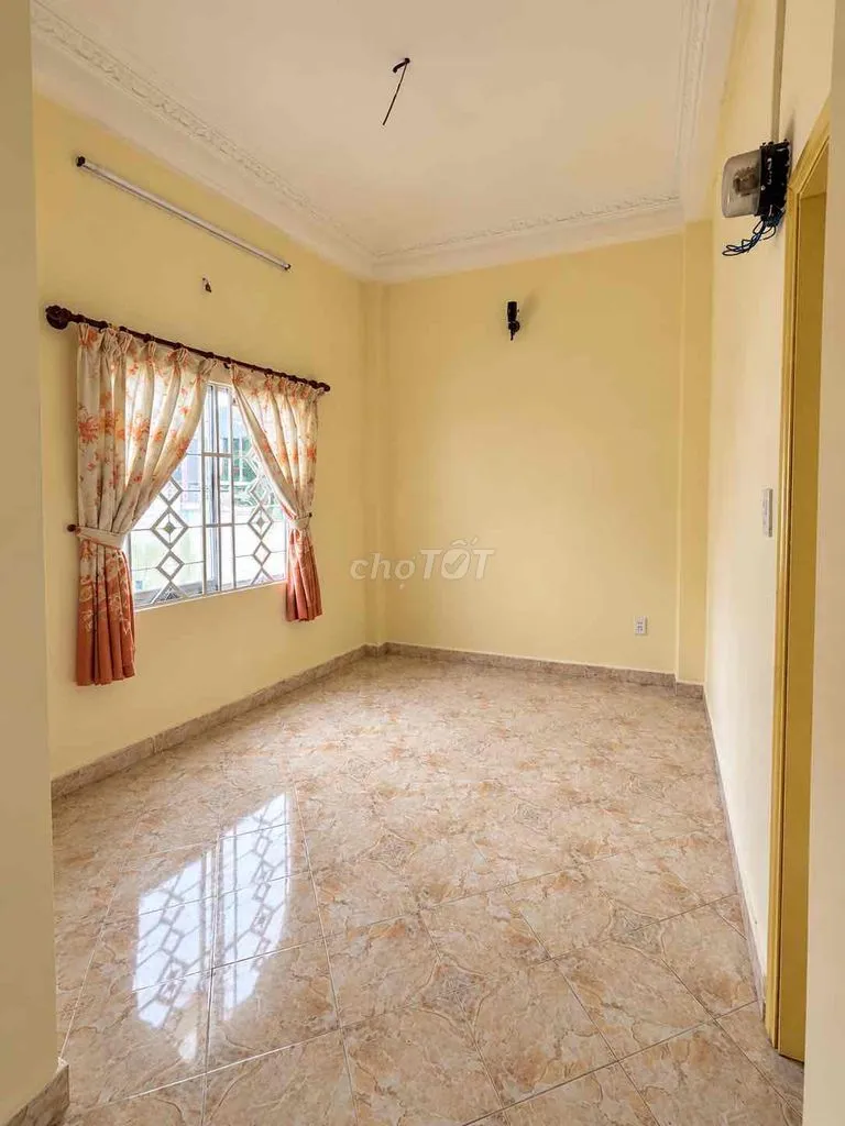 Phòng trọ mới sơn dọn vào ở ngay khu vực Bình Thạnh