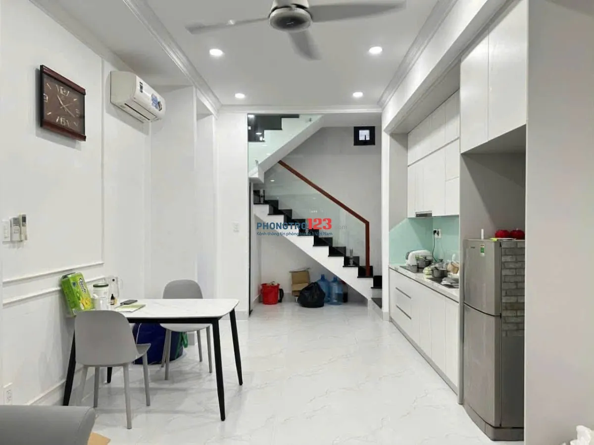 1/Phan Đình Phùng, Phú Nhuận 94m2, 2PN, Sẵn Nội Thất giá 14,5 tr/th
