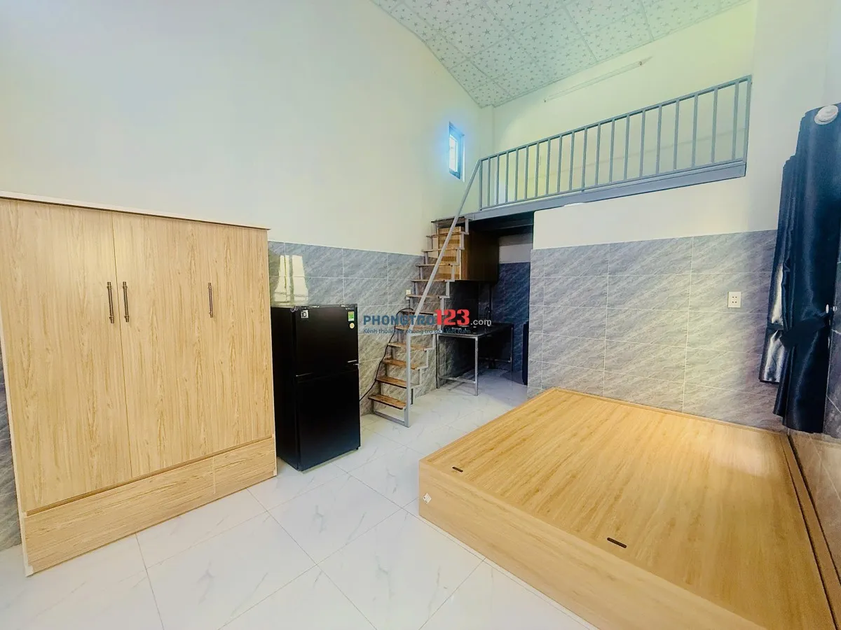 Căn hộ 4 phòng full nội thất mới 100%