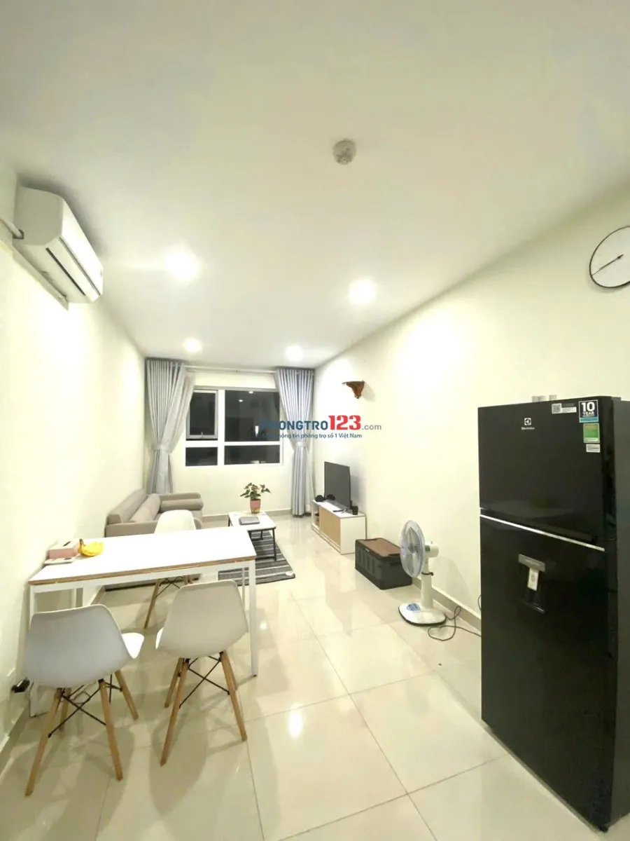Chung cư Reverside 90, Nguyễn Hữu Cảnh, BT: 2p ngủ, NTCB, 13tr/tháng