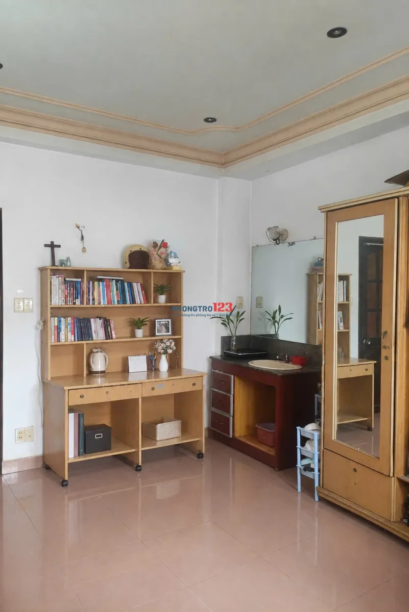 TÌM NỮ VĂN PHÒNG Ở GHÉP 2TR/1 NGƯỜI