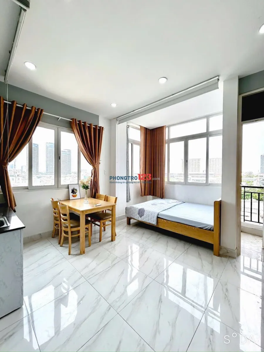 Cho thuê phòng Nguyễn Hữu Cảnh, Bình Thạnh, ban công view Landmark, thang máy, giáp Q1, Q2