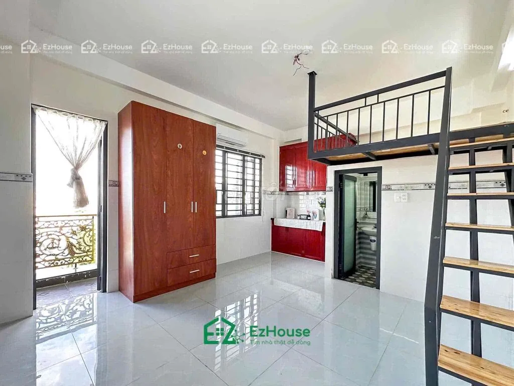 Cho Thuê DupLex Ban Công Riêng Siêu Rộng, Ngã Tư Bốn Xã