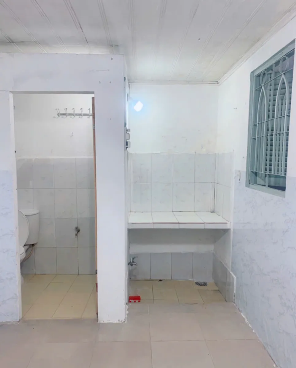 Cho thuê phòng trọ giá rẻ có gác sạch sẽ, thoáng mát 18m2