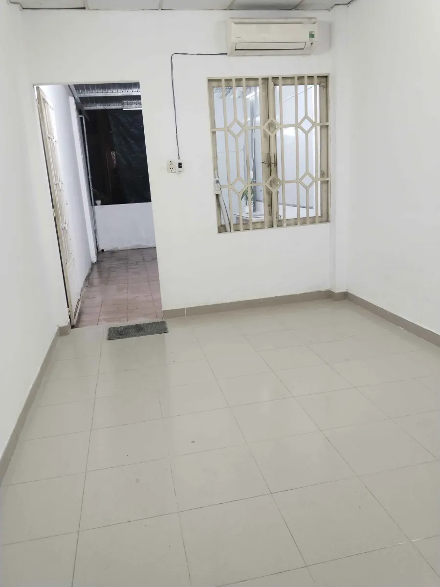 Chính chủ cho thuê phòng lớn tách bếp ban công siêu rộng trung tâm quận 10 đường lớn