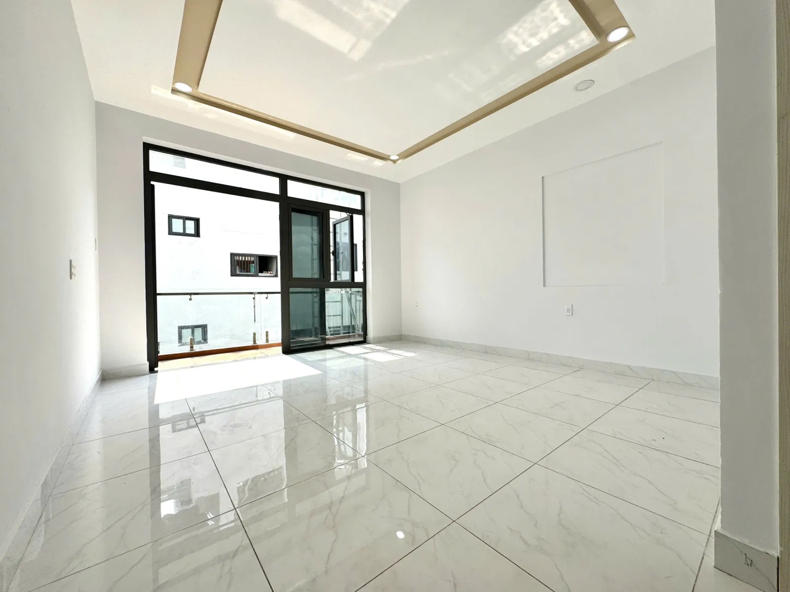 TRỐNG SẴN NHIỀU PHÒNG NHÀ MỚI
