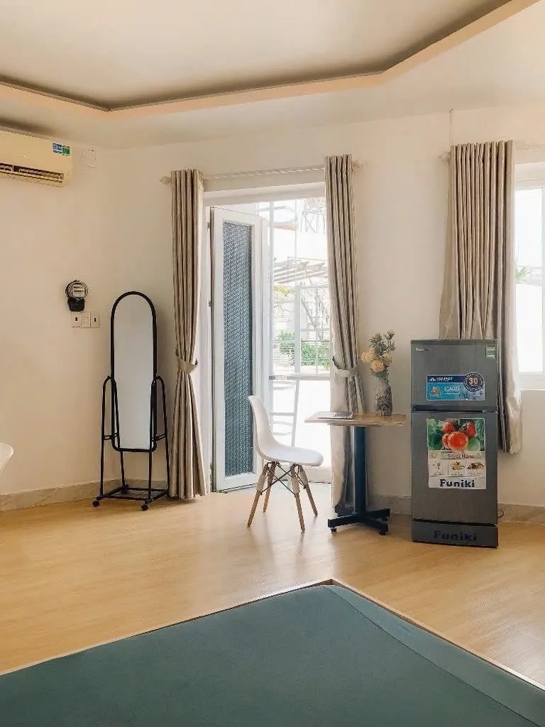STUDIO BAN CÔNG FULL NỘI THẤT CÁCH ĐH VĂN HIẾN 2’