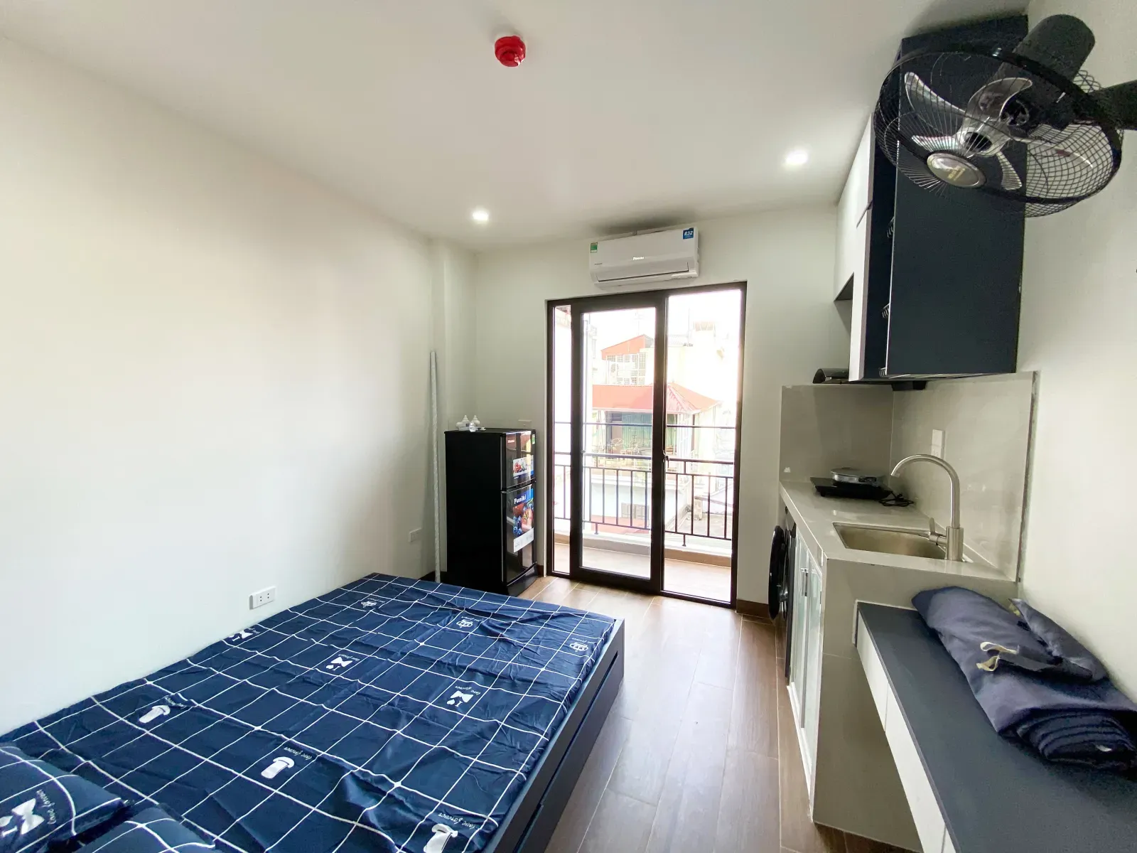 Nhà Trọ Số 37C Ngõ 562, Thuỵ Khuê, Tây Hồ, Hà Nội