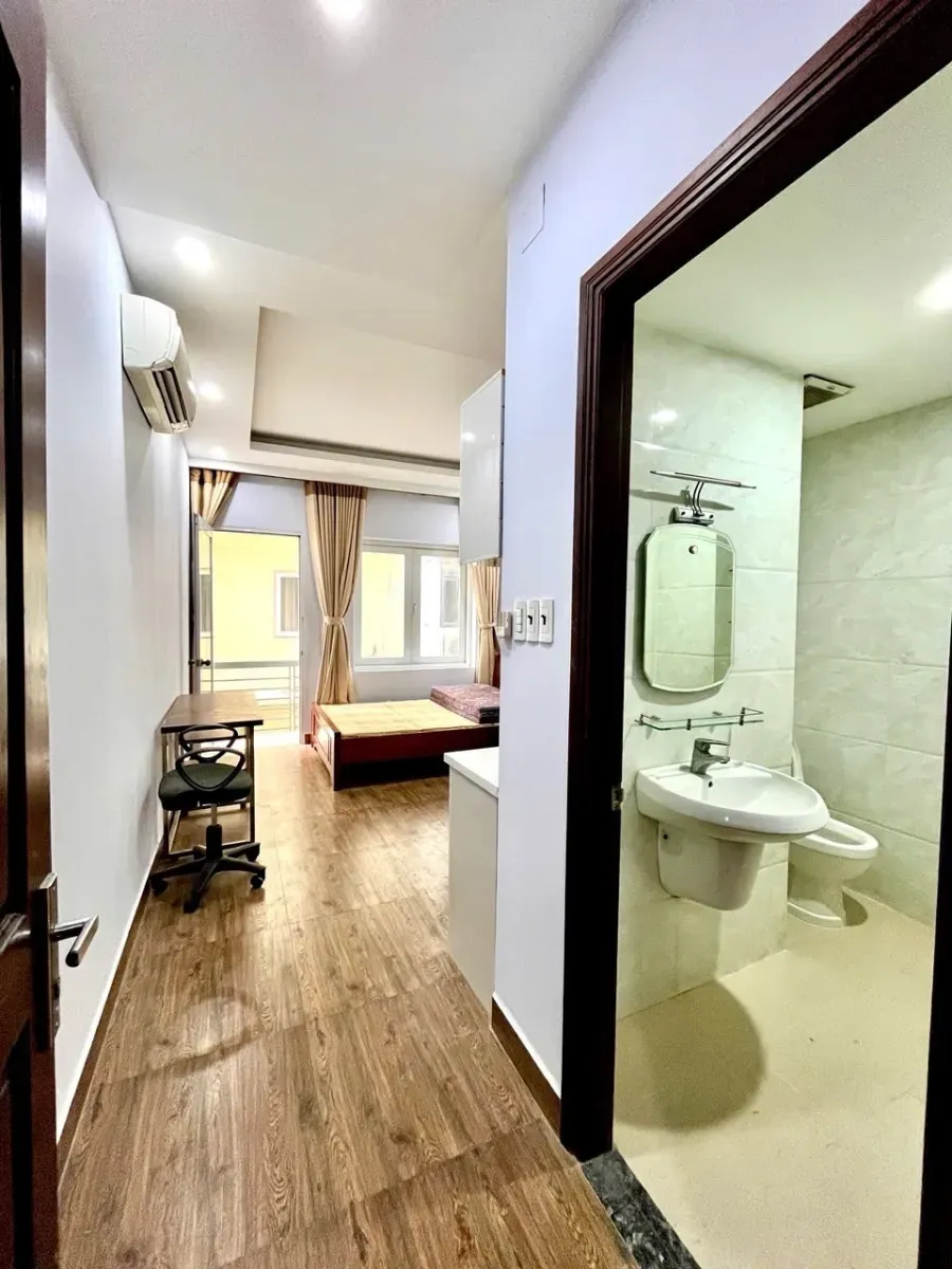 CĂN HỘ BAN CÔNG ĐỐI DIỆN RMIT